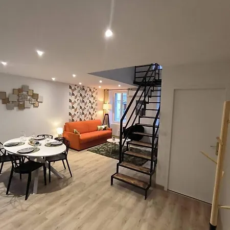 T2 -55M2- Elegant Et Chaleureux Apartment Montbrison Exterior photo